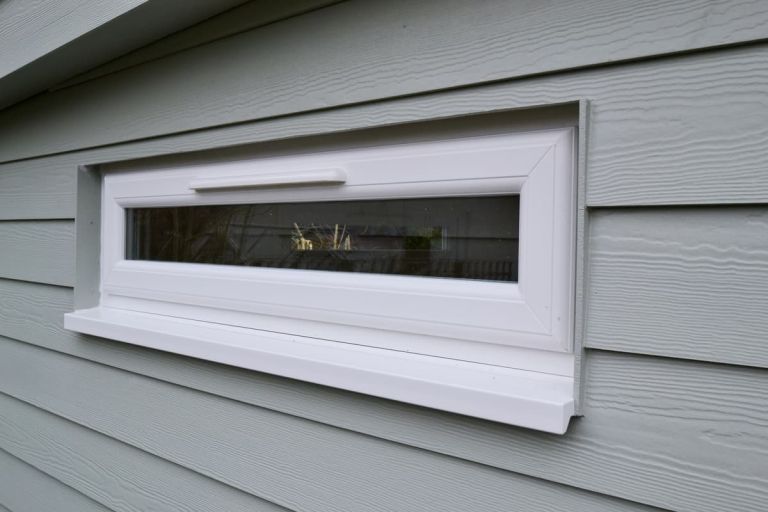 Small ventilation window